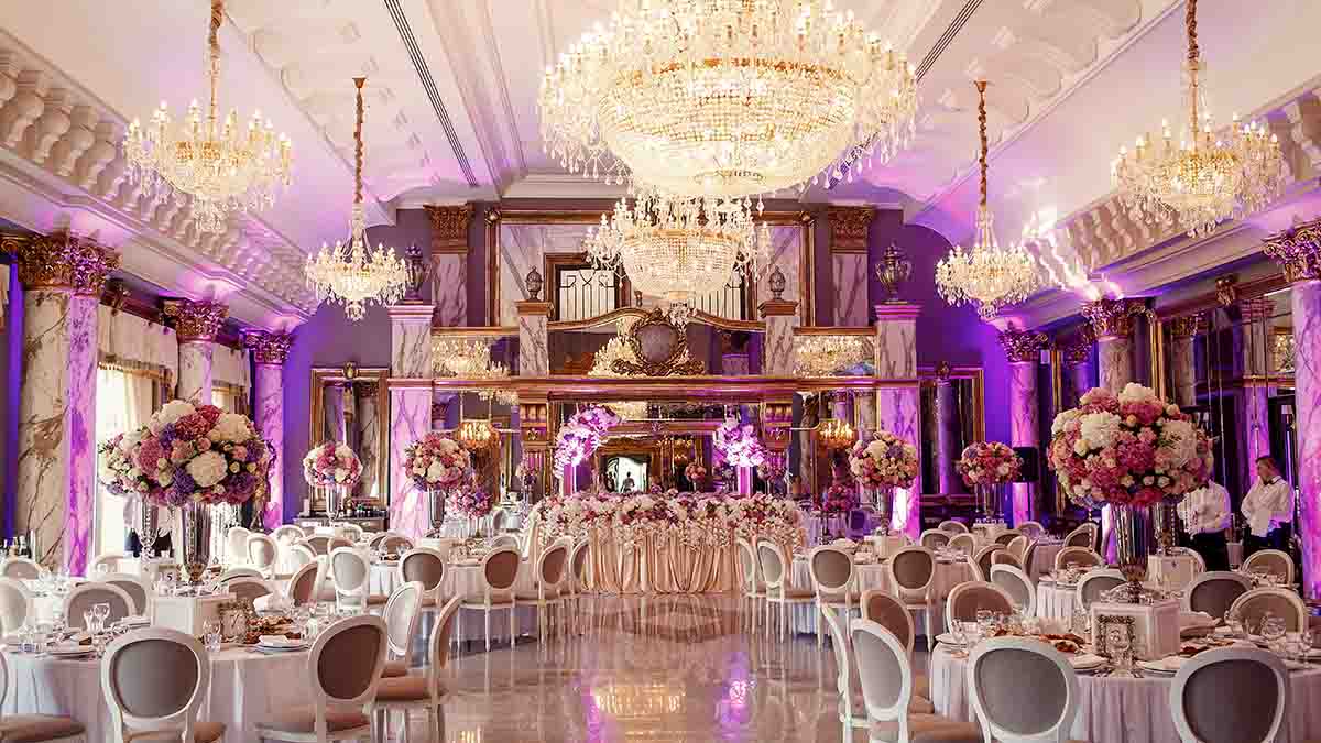 Hire Reputed Vendors For All Your Wedding Arrangements